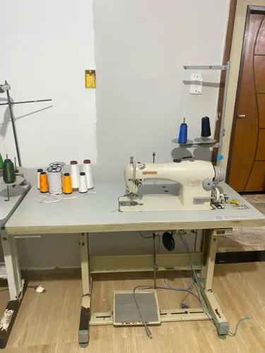 Maquina industrial reta