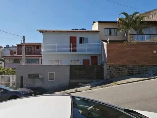 Alugo. Apto 2 quartos. Próximo Fort Jardim Atlântico. R$ 1.750,00 para pgto no prazo