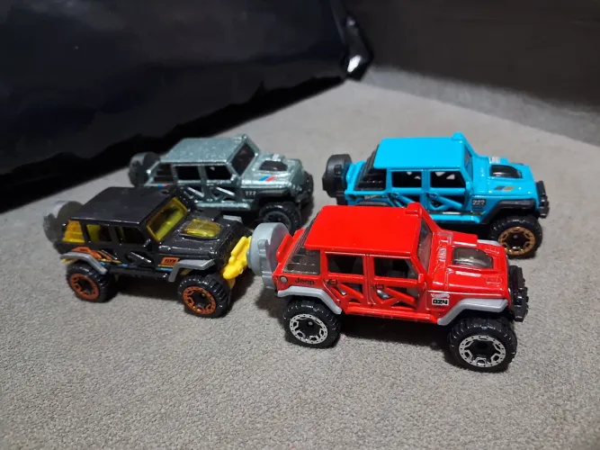Hor Wheels Jeep Wrangler '17 - Lote