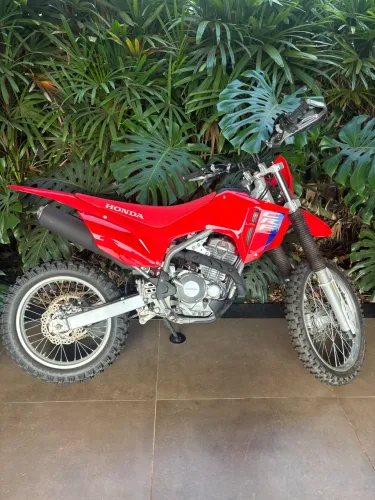 CRF 300 2026 com 15 km estado de zero e R$ 4.000,00 em acessórios