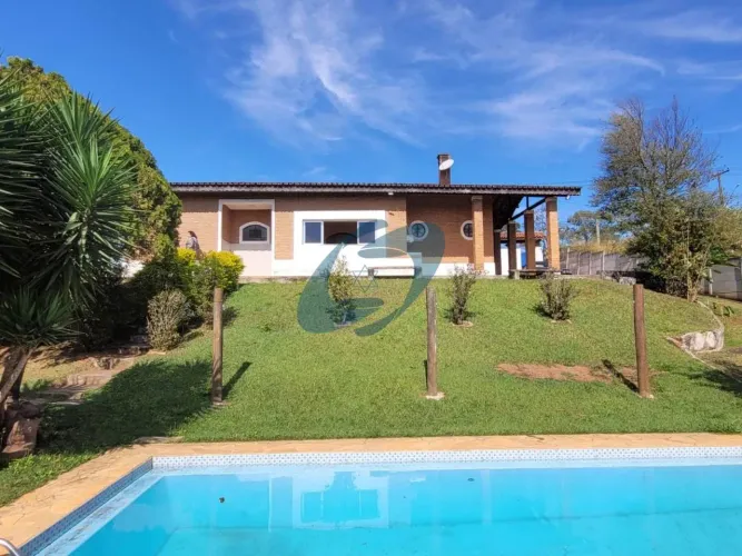 CASA 4 DORMITÓRIOS À VENDA EM ATIBAIA / SP