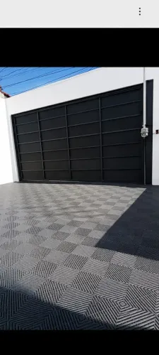 Portão de garagem de ferro