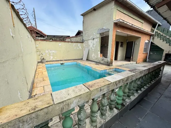 Casa na praia para venda tem 137 metros quadrados com 2 quartos em Belas Artes - Itanhaém
