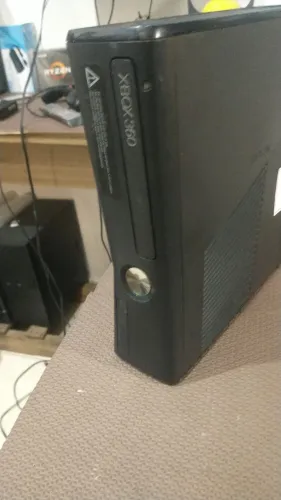 Xbox 360 turbinado 200 jogos e 1 controle