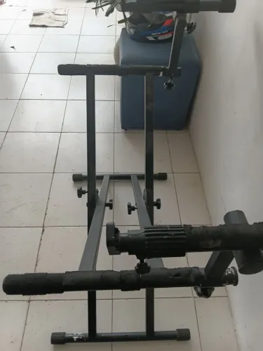 Estante para dois teclados profissional