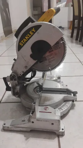 Policorte de alumínio 110v stanley