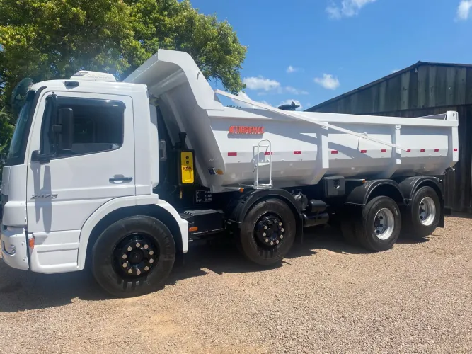 MB Atego 2425 bitruck caçamba