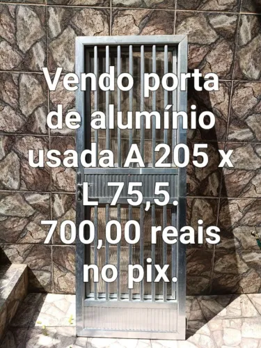 PORTA DE ALUMÍNIO