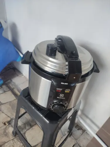 Panela de pressão Electrolux