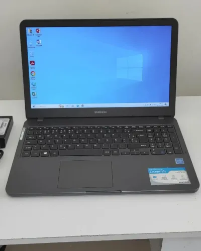 Samsung NP350XBE Celeron 4205U 4GB RAM SSD 120GB Tela 15,6" HD