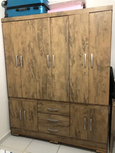 Guarda roupa 6 portas