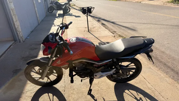 Titan 160
