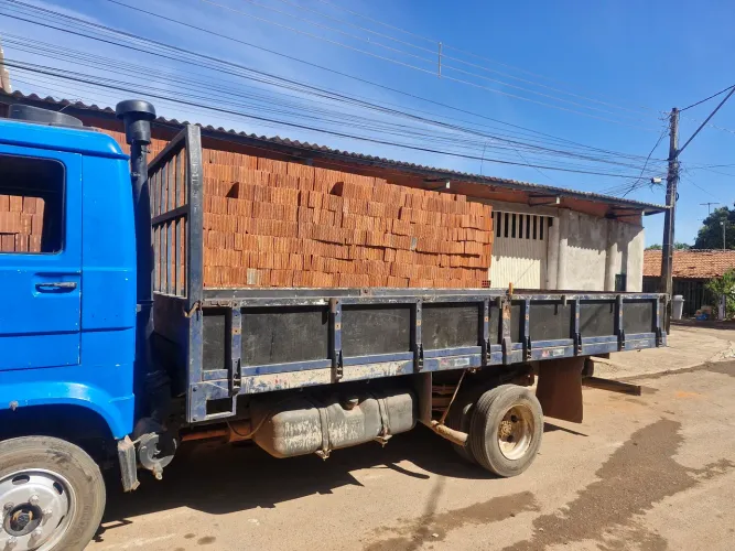 VENDO CARROCERIA CAMINHÃO 3/4