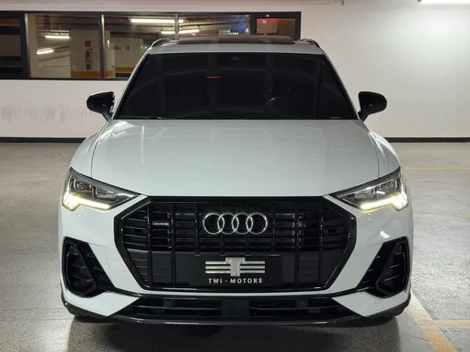 Audi Q3 Perf. Black 2.0 TFSI Tiptr. Quattro 2024