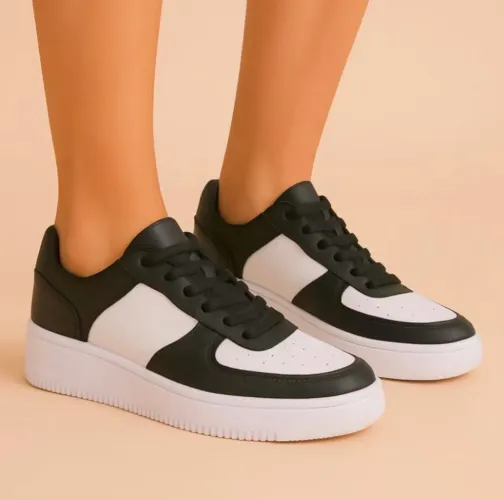 tenis preto e branco