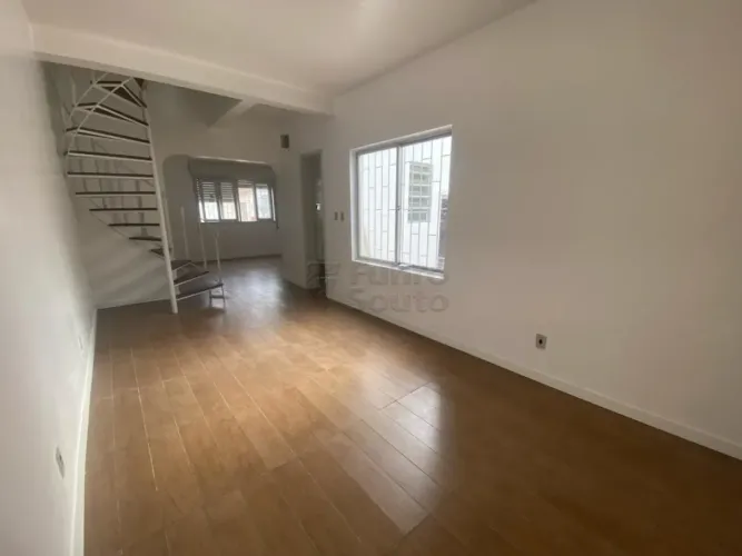 Vende-se sobrado no Centro da Cidade!