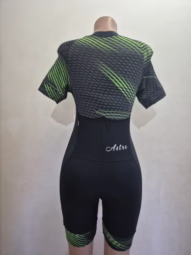 Macaquinho feminino ciclista 