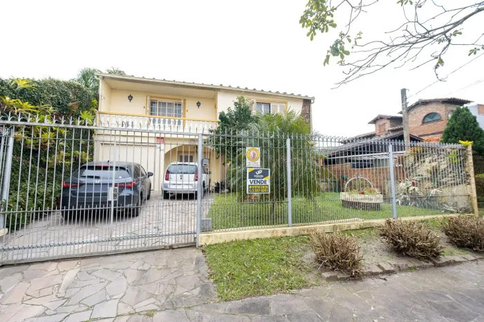 Casa à venda na Vila Mariana, Laranjal - com 340m², 4 quartos (sendo 2 suítes), lareira e