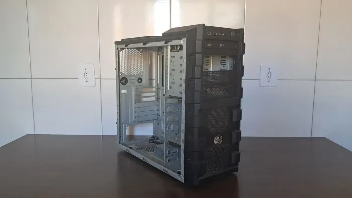Gabinete Cooler Master HAF 912