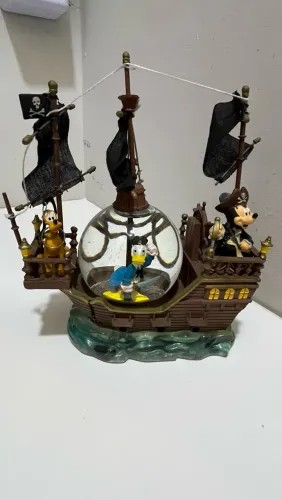 Globo de Neve Mickey Pirata Coleção Snowglobe Disney