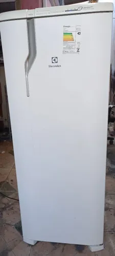  ELETROLUX FROSFREE 1 porta (sou de São Mateus zl)
