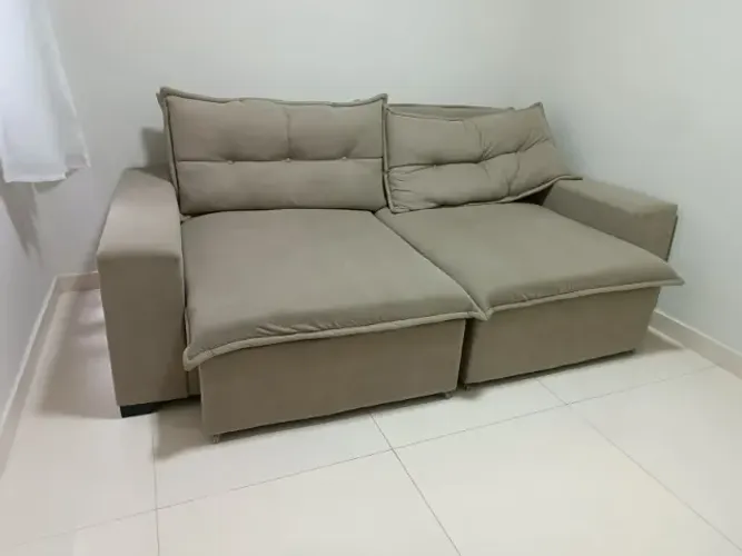 Sofá Retrátil e Reclinável 2 Lugares Bege com Assento Amplo