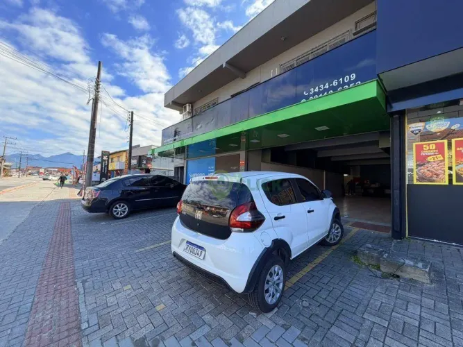 Ampla sala comercial para locação na xv de novembro - vila nova