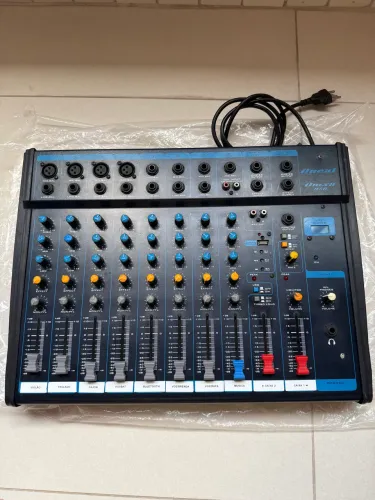 Mesa de Som Oneal OMX12 USB - 12 Canais - Excelente Estado
