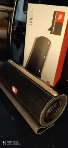Caixa Bluetooth JBL M1 primeira linha revestida de couro , excelente som e potencia