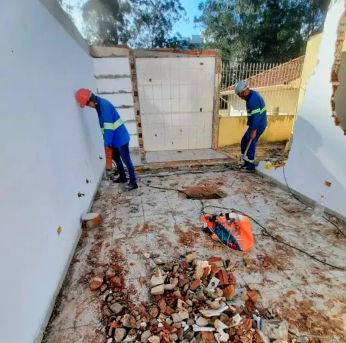 DEMOLIÇÃO RESIDENCIAL E COMERCIAL