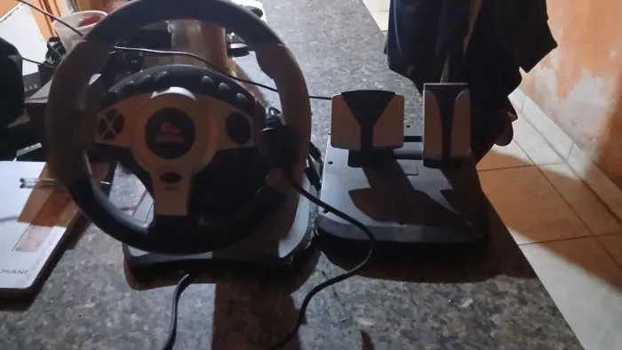 Pedal + volante