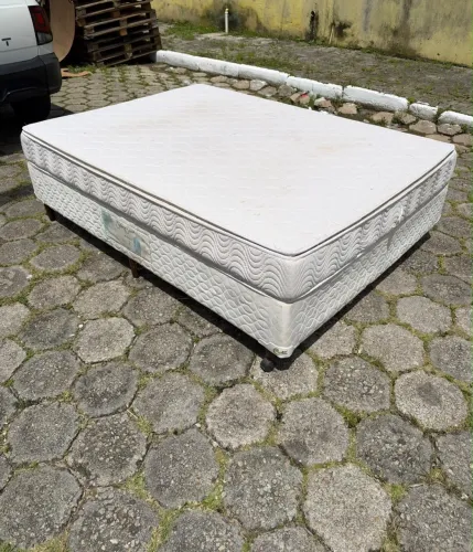 Cama box casal usada