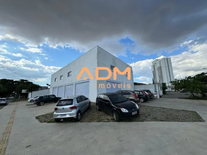 Galpão com terreno em frente para alugar - 286m² - Parque Amazônia - Goiânia