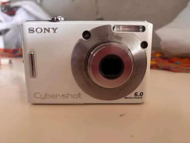 Sony cybershot DSC-W30
