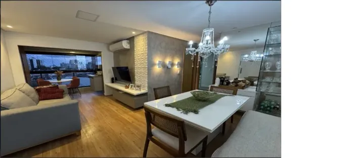 Apto 2 quartos reformado com moveis planejados, cama, mesas, sofá