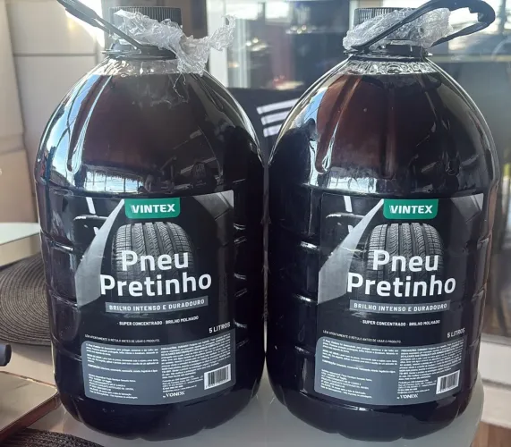 Pneu pretinho