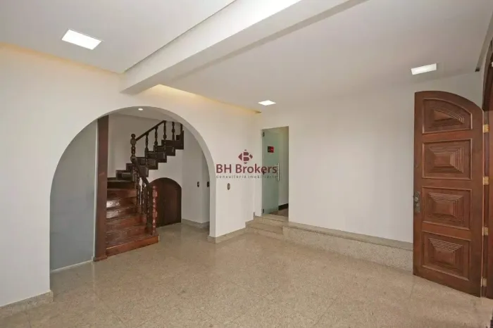 CASA COMERCIAL 5 QUARTOS PARA ALUGUEL NO BAIRRO SANTO ANTÔNIO