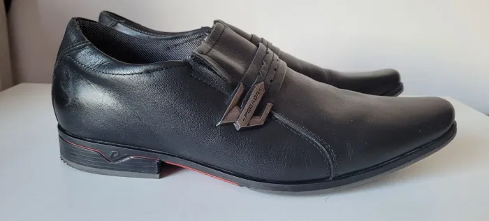 Sapato masculino Pegada