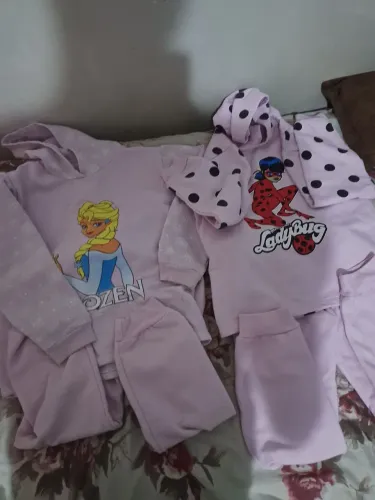Conjunto de moletom infantil