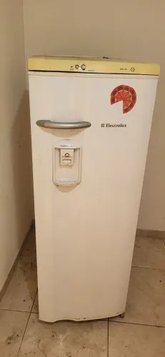 Geladeira com defeito
