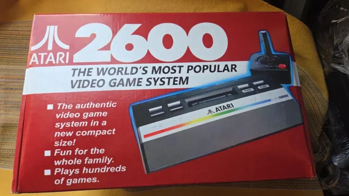 Atari junior 2600 impecável + 2 controles + caixa reprô + manual reprô!!!