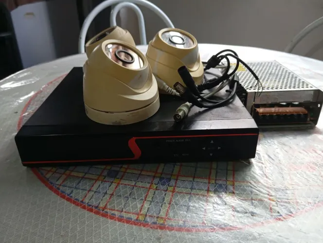 DVR com 3 câmeras e HD de 1TERA 