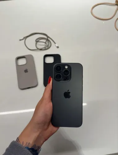 IPHONE 15 PRO - FUNCIONANDO PERFEITAMENTE