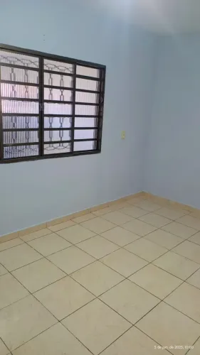 CASA SETOR UNIÃO 3 QUARTOS SENDO 02 SUÍTES LAJOTADA ARMÁRIOS FRENTE PRAÇA PROX AV T-9 FINA