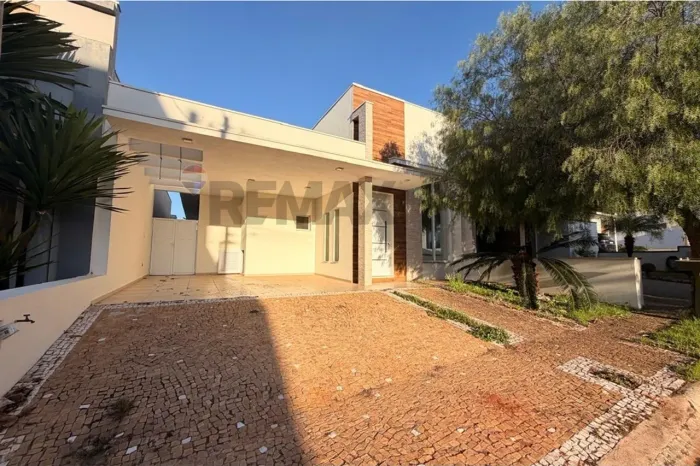 LOCAÇÃO DE CASA TERREA NO CONDOMINIO JATOBA