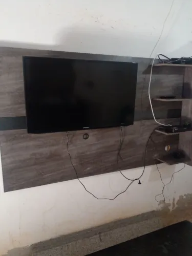 Vendo 1 tv de 42 palegadas com panel motivo quase nao uso