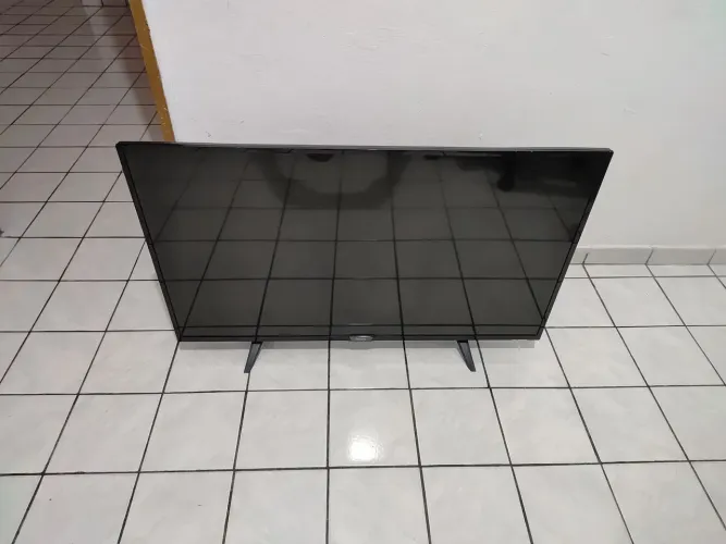 Smart tv Philips 43p com defeito