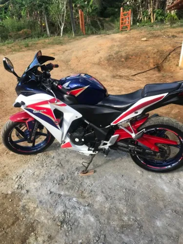 CBR 250 R