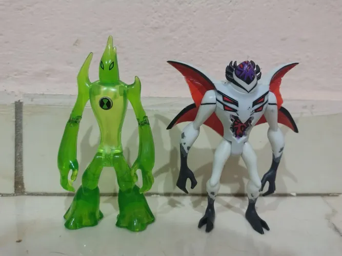 Lote bonecos Ben 10 bandai