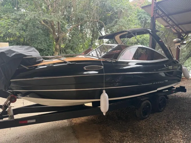 *** LANCHA FS 230 Ano 2011! Motor Mercruiser 4.3 V6***